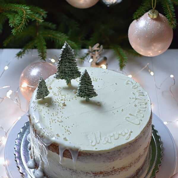 Zimowy tort świąteczny