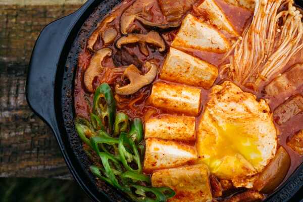 Kimchi jjigae – ta “zupa” Cię rozgrzeje!