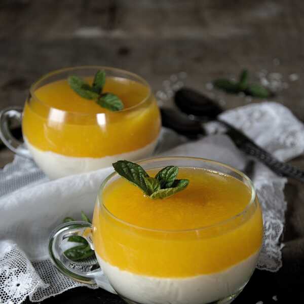 Kokosowo- brzoskwiniowa panna cotta