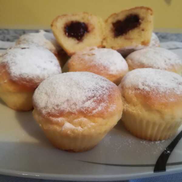 Pieczone pączki w muffinach