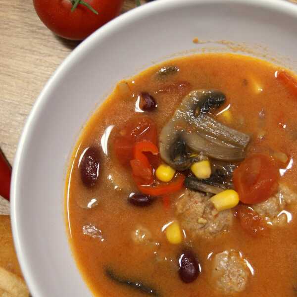 Pikantna zupa pomidorowa z pulpetami