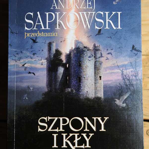 Szpony i kły, Andrzej Sapkowski