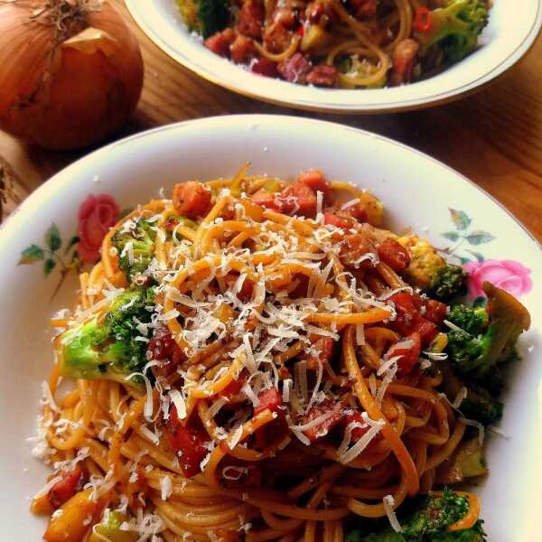 Makaron z boczkiem i brokułami / Broccoli Bacon Pasta