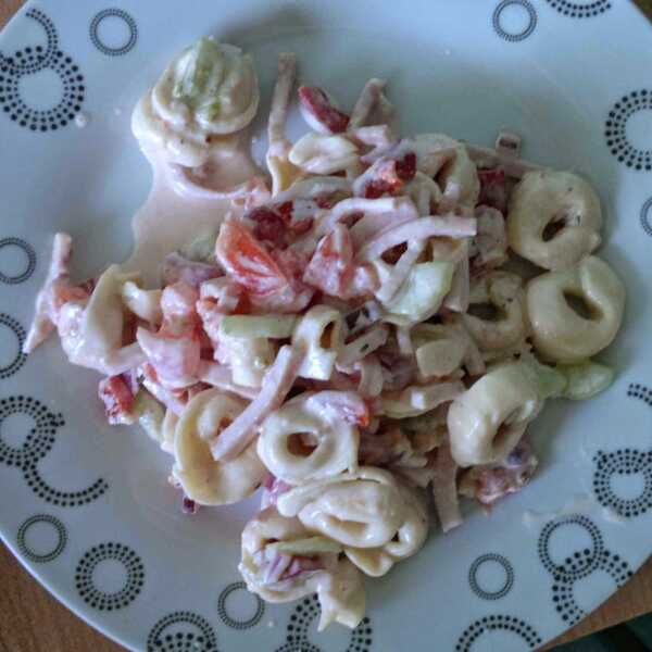 Sałatka tortellini