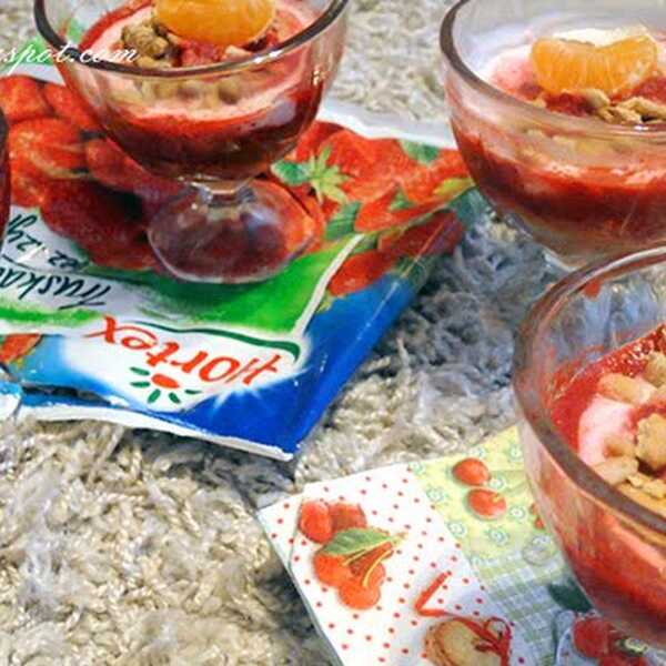 Truskawkowy deser na zimno / Strawberry dessert on cold