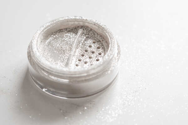 CLARE BLANC, Magic Dust – Pure Silver swatches