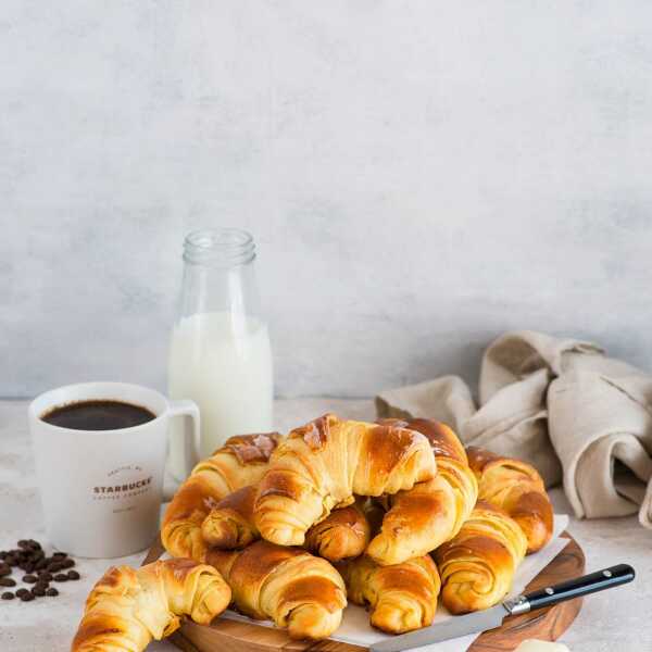 Maślane croissanty do kawy Starbucks Veranda z dripa
