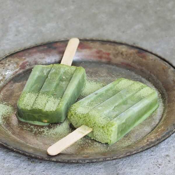 Wegańskie lody matcha, czyli lody pistacjowe bez pistacji