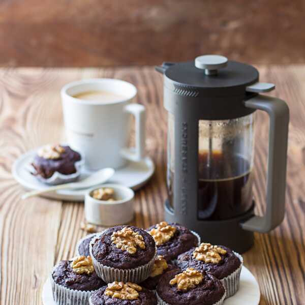 FIT muffinki czekoladowe z cukinią i orzechami włoskimi (bez cukru)