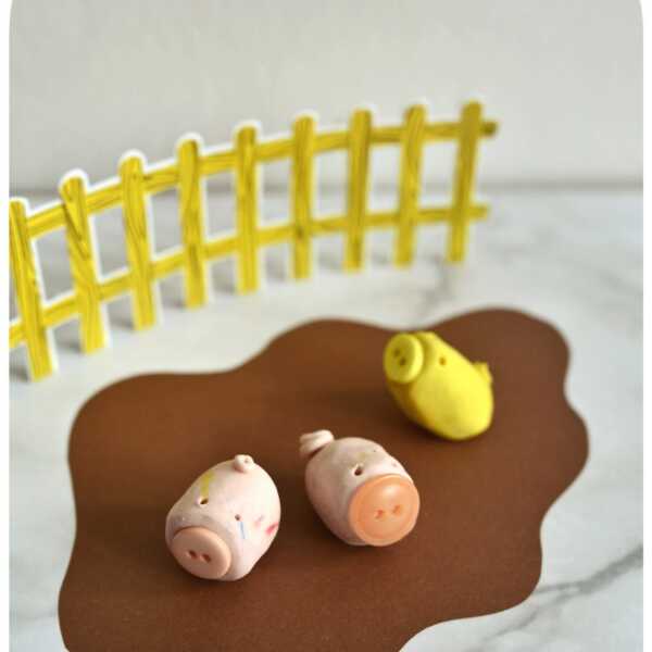 DIY: świnki z plasteliny i guzików