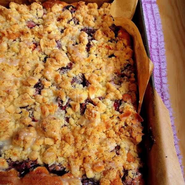 Ciasto z wiśniami i kruszonką / Sour Cherry Crumb Cake