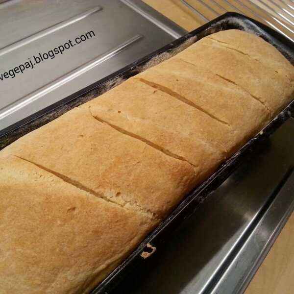 Bezglutenowy ulepszony biały chleb