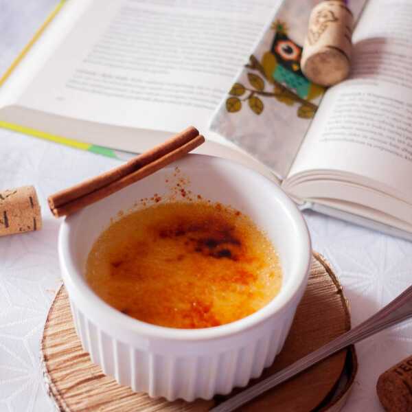 Crème brûlée z cynamonem