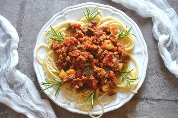 Fit spaghetti bolognese z cukinią. Pysznie i zdrowo!