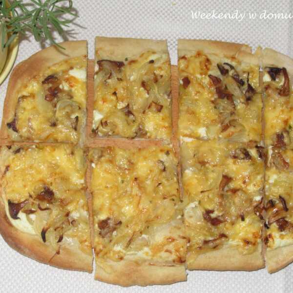 Tarte Flambée (Flàmmeküeche) w sierpniowej piekarni