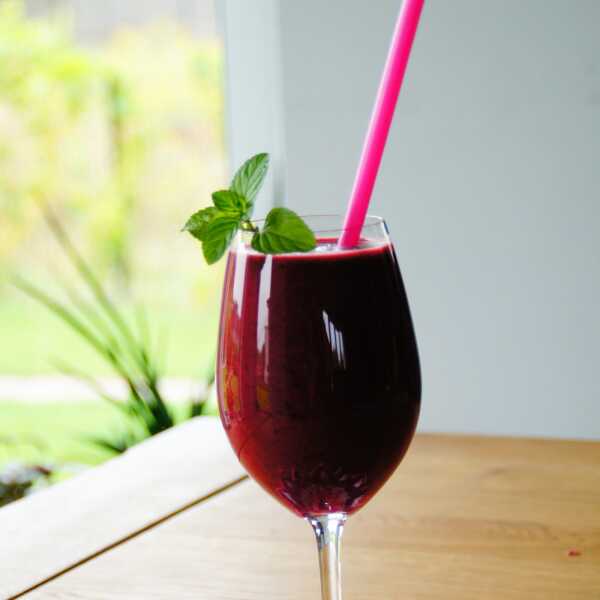 Czerwone smoothie superfood / red superfood smoothie