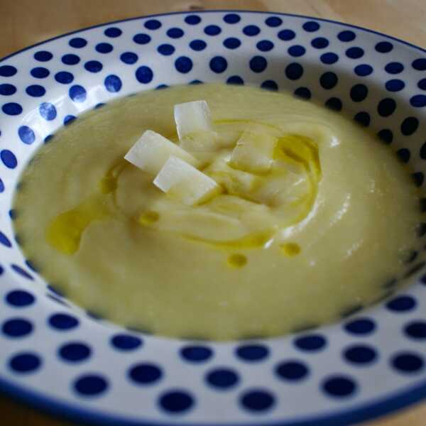 Zupa krem z jasnych warzyw z gruszką
