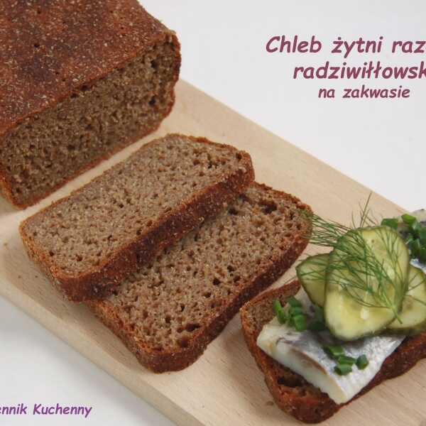 Chleb żytni razowy radziwiłłowski na zakwasie.