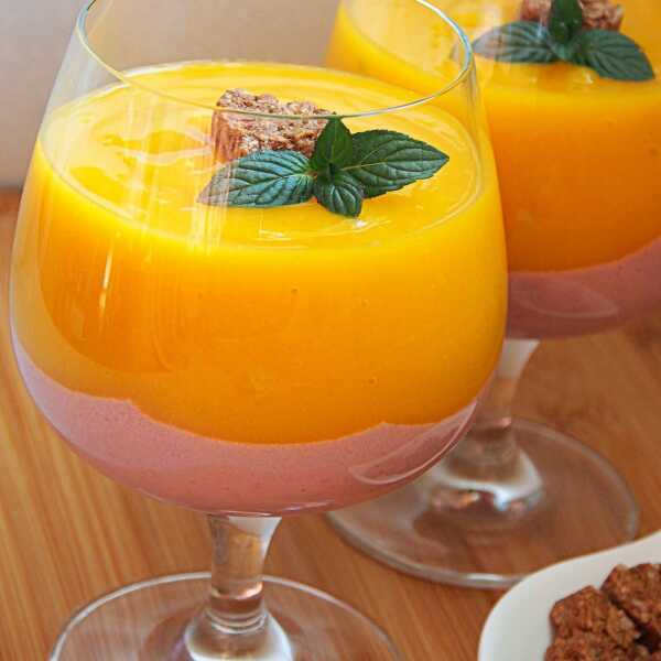 Fit przekąska: Smoothie mango - marakuja z jogurtem malinowym