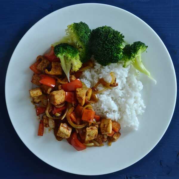 Smażone tofu z sosem sojowym