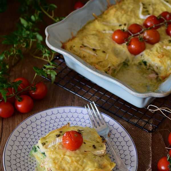 Lasagne z łososiem i szpinakiem pod porowym beszamelem