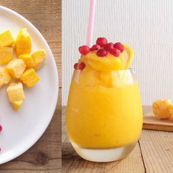 Mango + woda kokosowa + cytryna + (porzeczki mrożone)