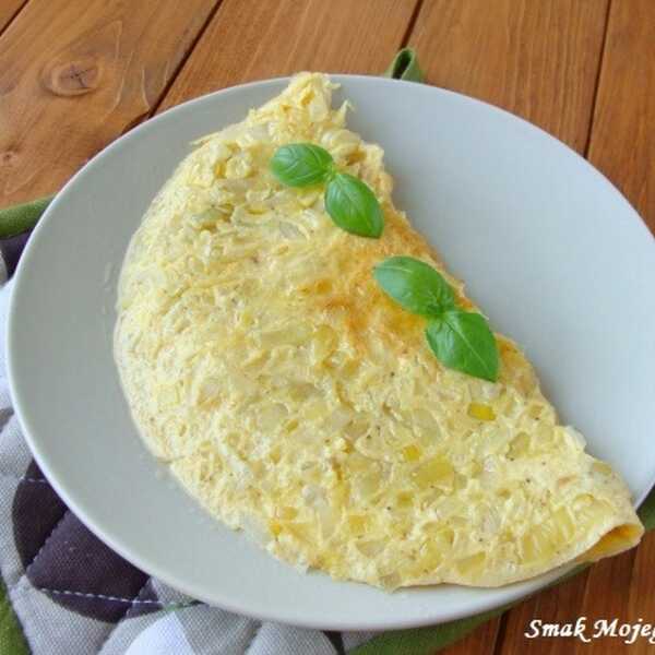 Omlet z podsmażoną cebulą