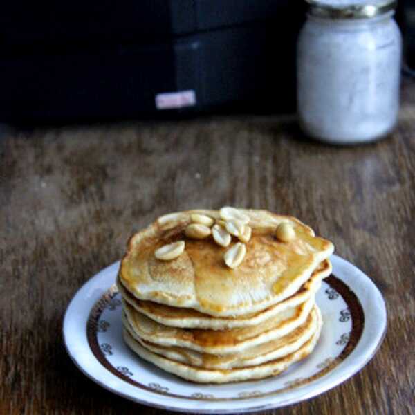Śniadania: Pancakes z orzeszkami ziemnymi