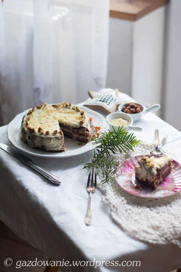 Na Święta: torcik marchewkowo-orzechowy (bezglutenowy)