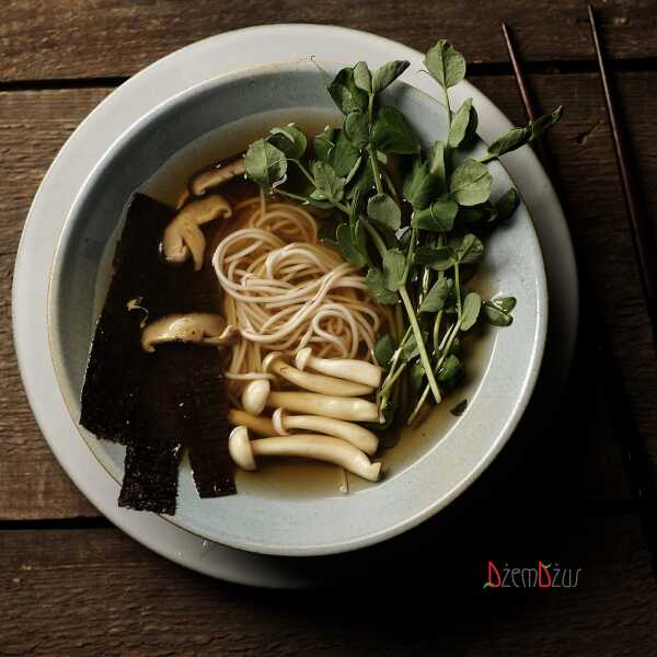 Ramen na skróty (wegański)