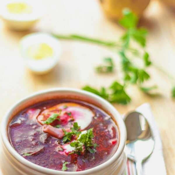 Beet vegetable soup (borsch) {Barszcz ukraiński}