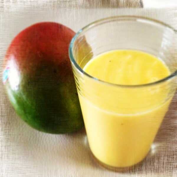 Orzeźwiąjące smoothie z mango