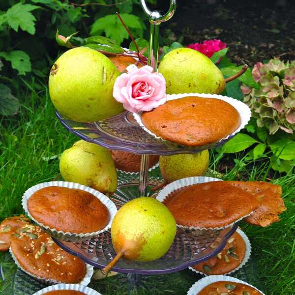 Muffins with pears