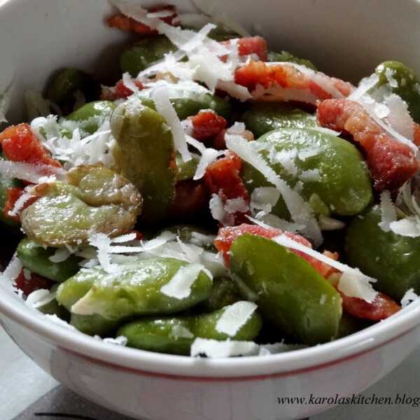 Bób z boczkiem i parmezanem / Broad Beans with Bacon and Parmesan