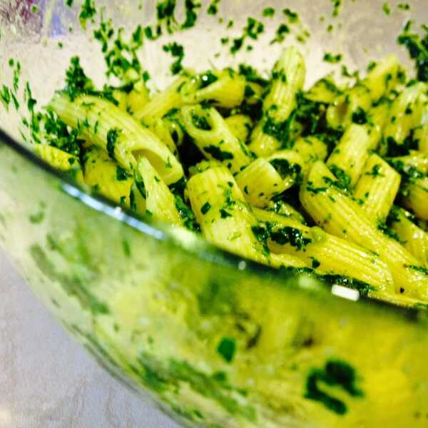 Penne z pesto pietruszkowym