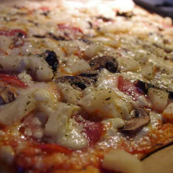 Dobry przepis na CIASTO DO PIZZY. Jak zrobić domową pizzę ?