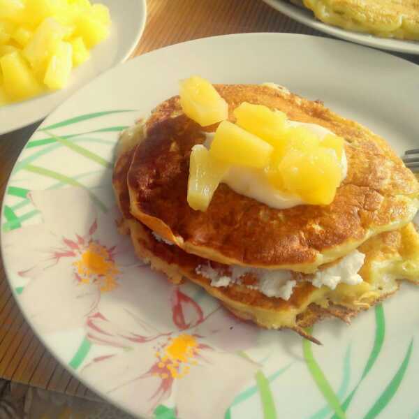 Owsiane pancakes z ananasem i ricottą