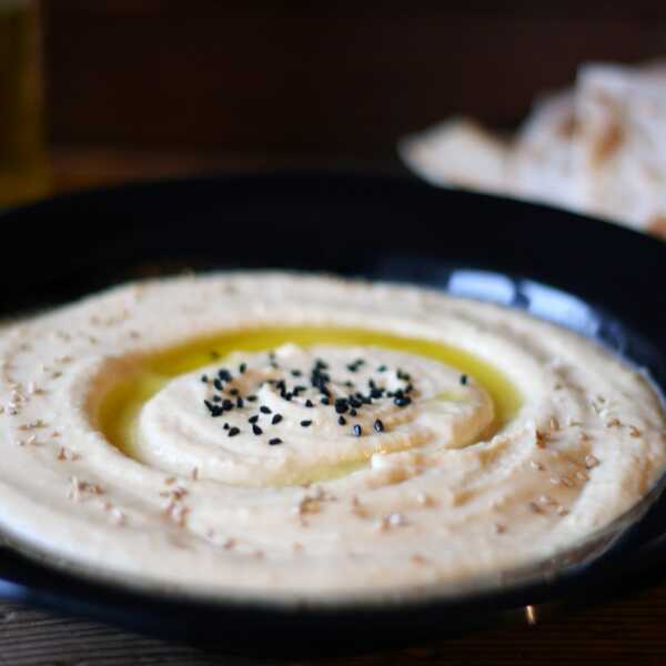 Hummus z czarnuszką