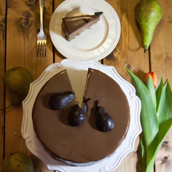Tort gruszkowo-czekoladowy z migdałową chrupką