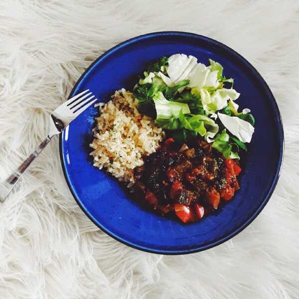 Chilli sin carne z bakłażanem