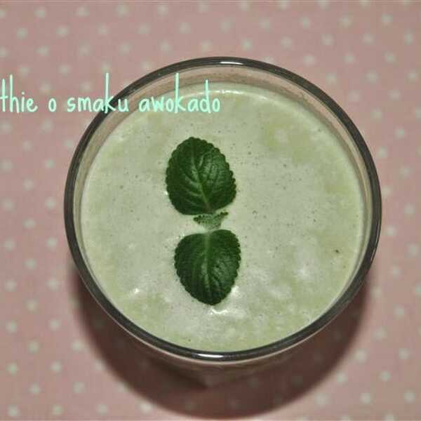 Smoothie o smaku awokado