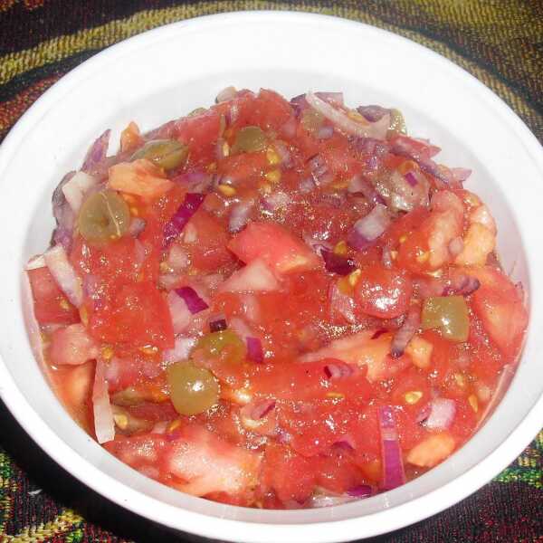Salatat bandora: arabska sałatka z pomidorów 