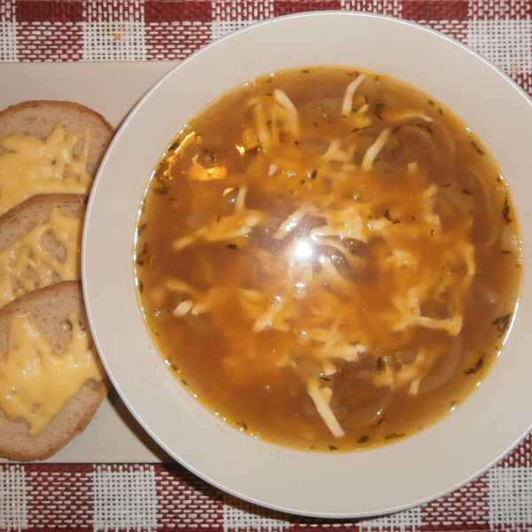 Zupa cebulowa