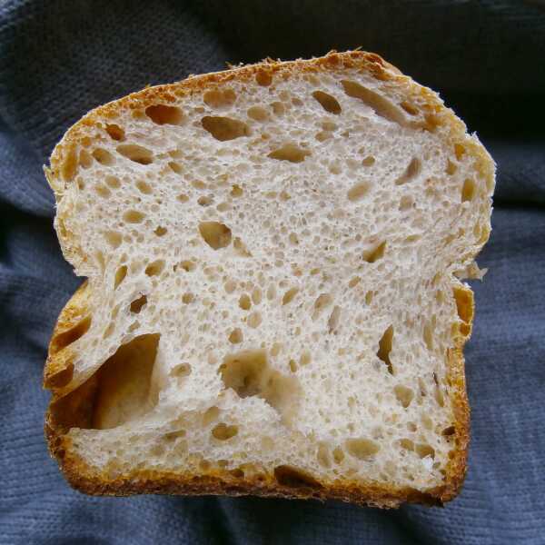Biały chleb z pieczonym czosnkiem.... 