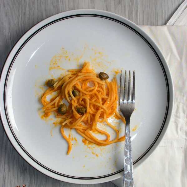 Pomarańczowe spaghetti z soczewicą