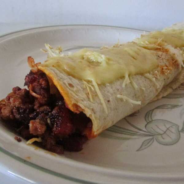 Enchilada z chili i czerwoną fasolą