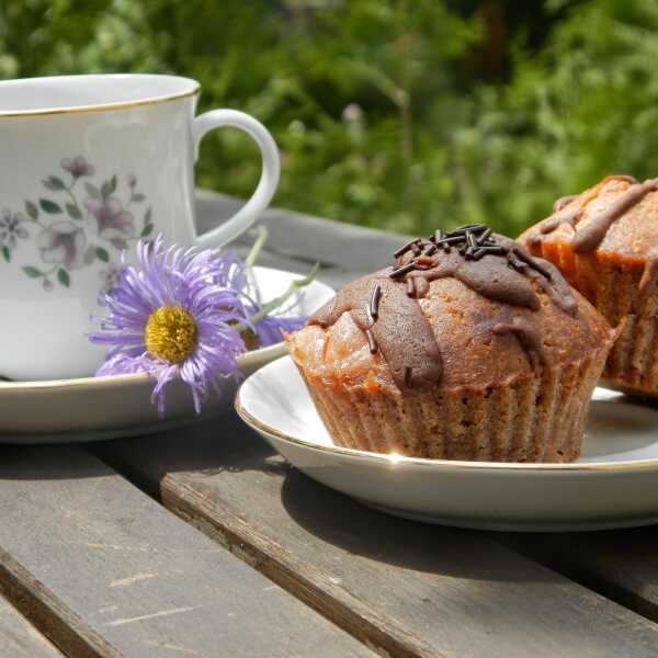 Czekoladowe muffinki z czereśniami