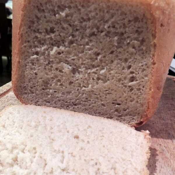 Pszenny chleb z maszyny