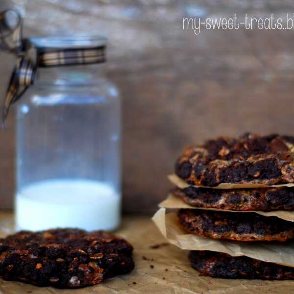 Czekoladowe ciasteczka owsiane z karmelem / Chocolate Oatmeal Cookies with Dulce de leche