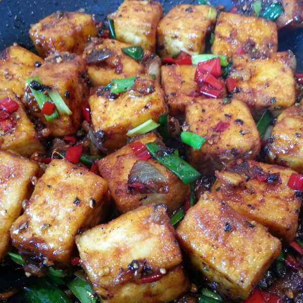 Tofu na ostro (Black pepper tofu; Yotam Ottolenghi)